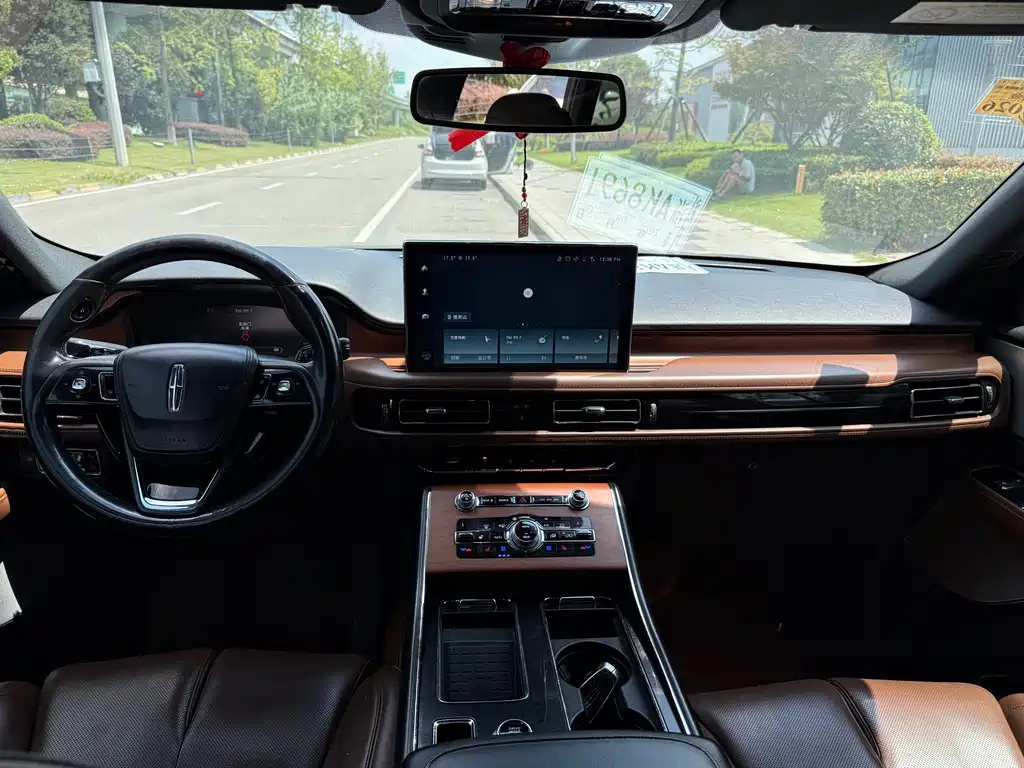 Lincoln Aviator — миниатюра 5