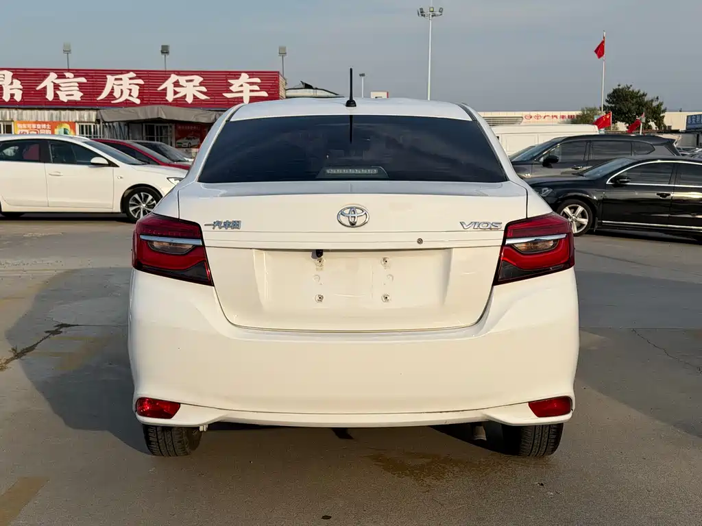 Toyota Vios — миниатюра 4