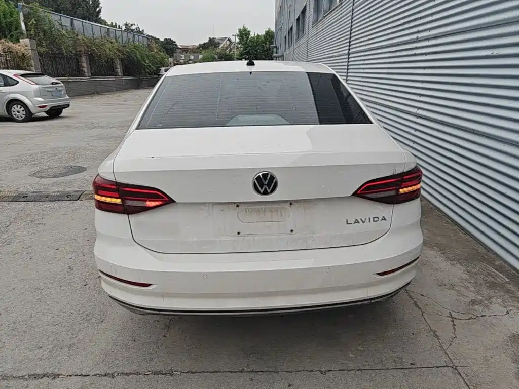 Volkswagen Lavida — миниатюра 6