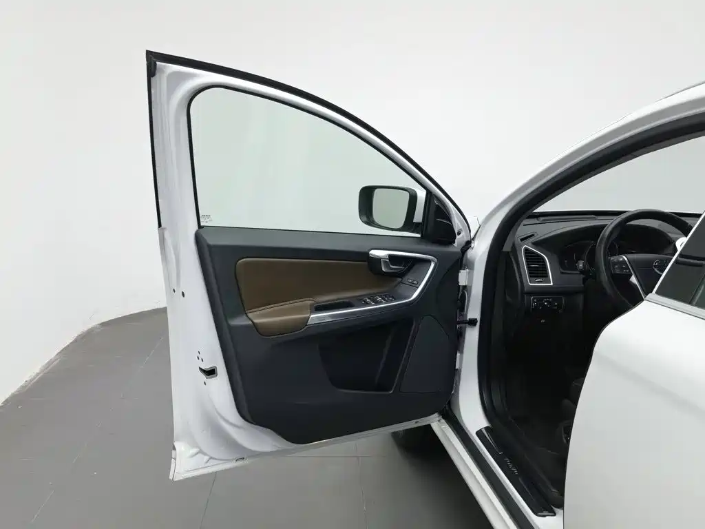Volvo XC60 — миниатюра 8