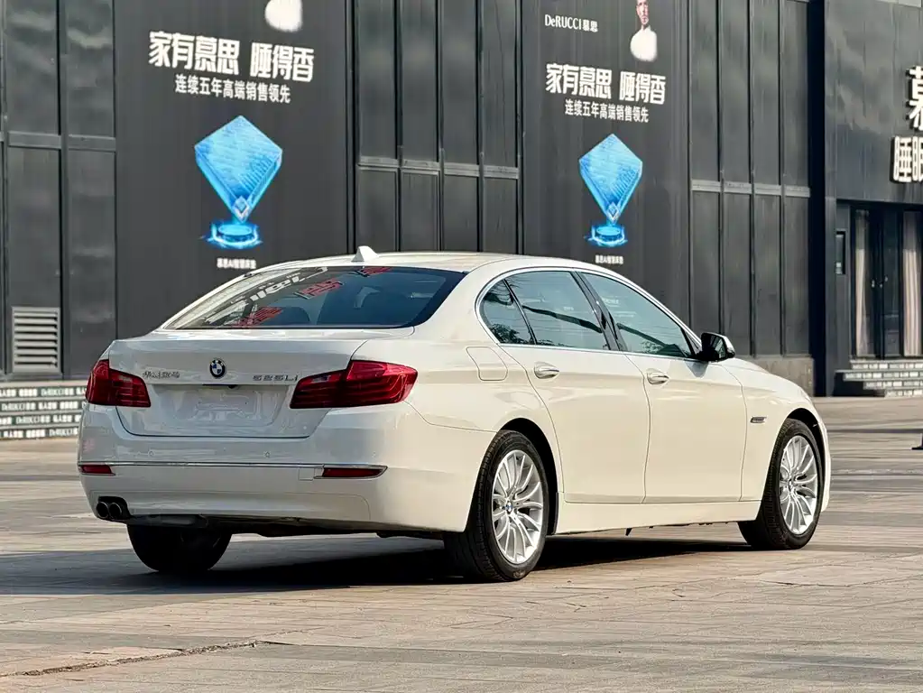 BMW 5 Series — миниатюра 3
