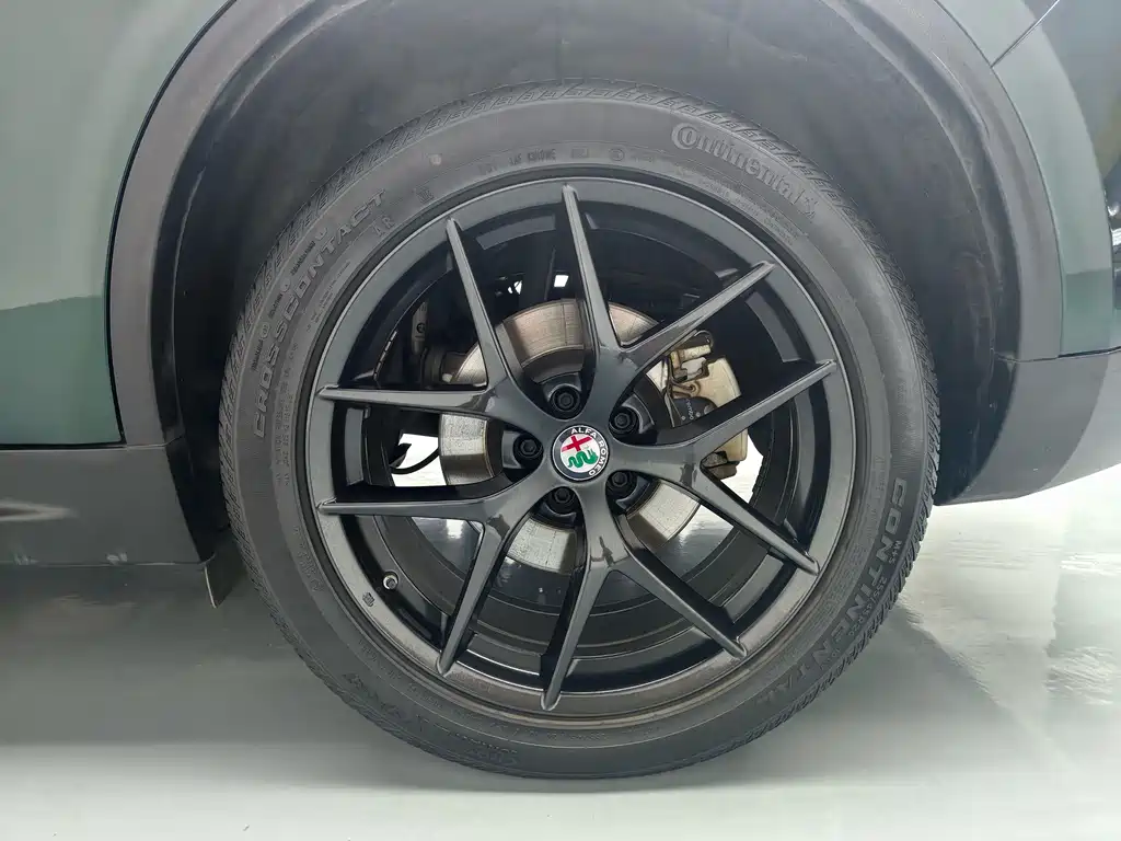 Alfa Romeo Stelvio — миниатюра 11