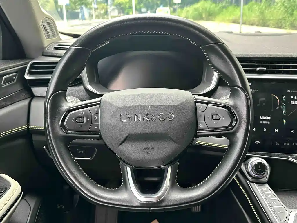 Lynk & Co 05 — миниатюра 6
