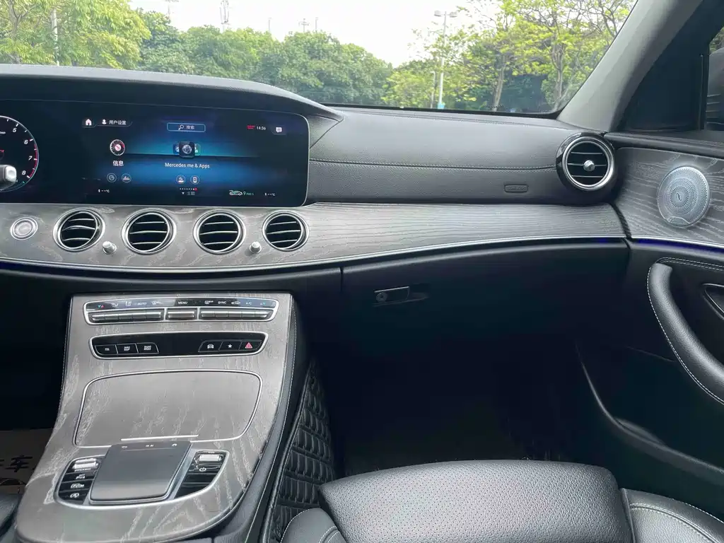 Mercedes-Benz E-Class — миниатюра 16