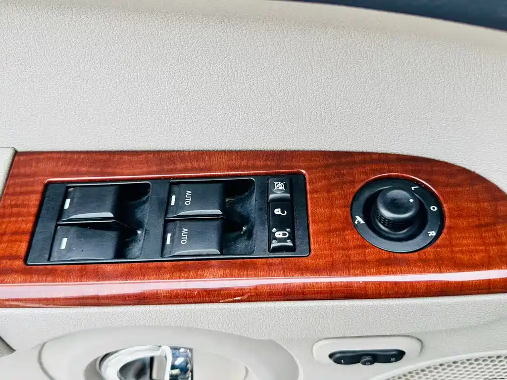 Jeep Commander Classic — миниатюра 20