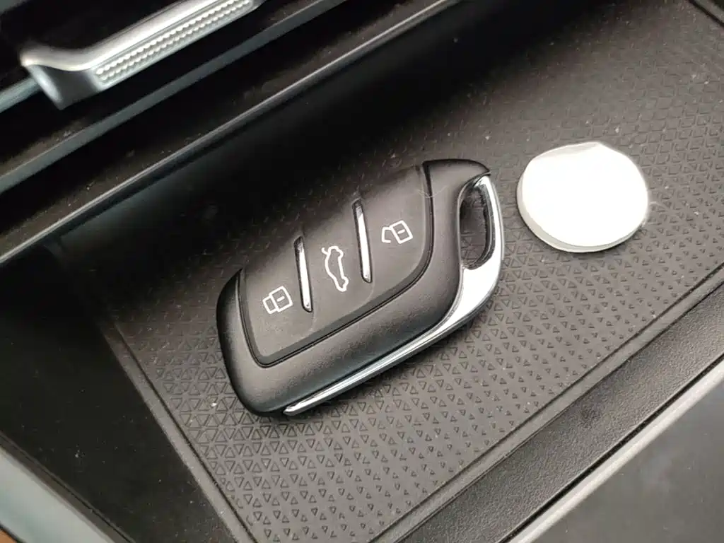 Roewe RX5 New Energy — миниатюра 9