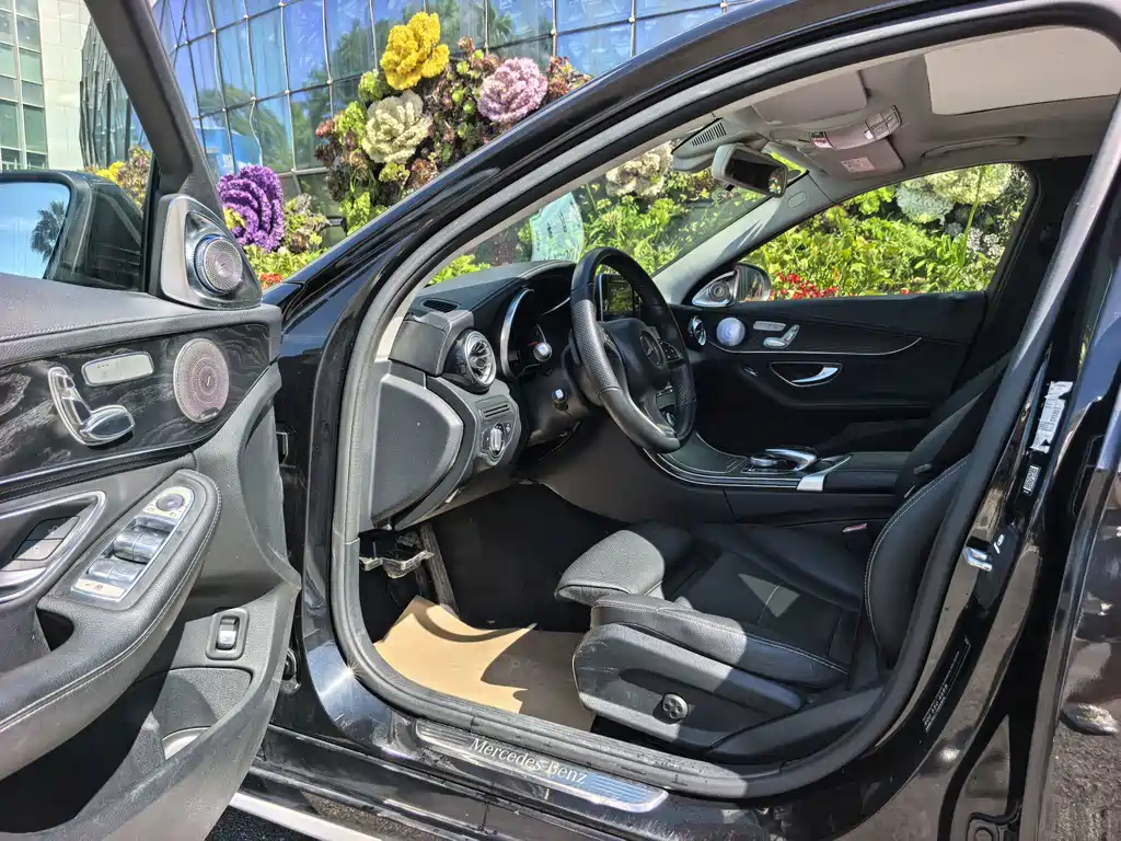 Mercedes-Benz C-Class — миниатюра 5