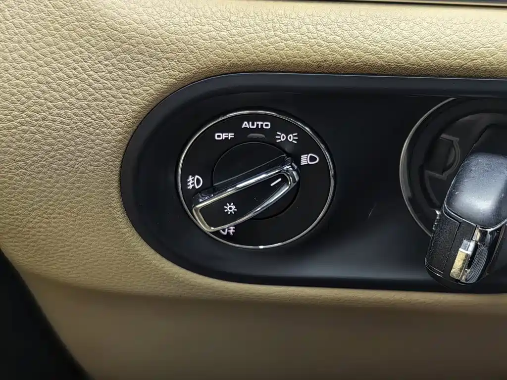 Porsche Macan — миниатюра 21