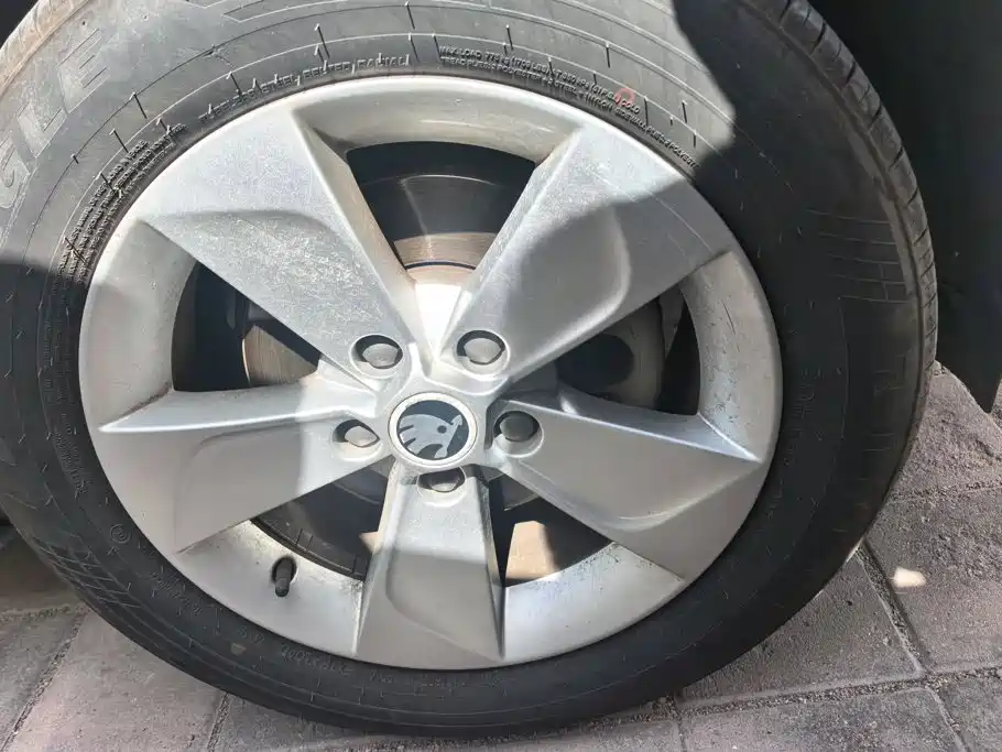 Skoda Yeti — миниатюра 6