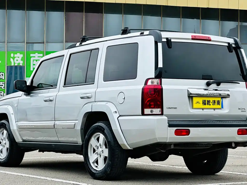 Jeep Commander Classic — миниатюра 7