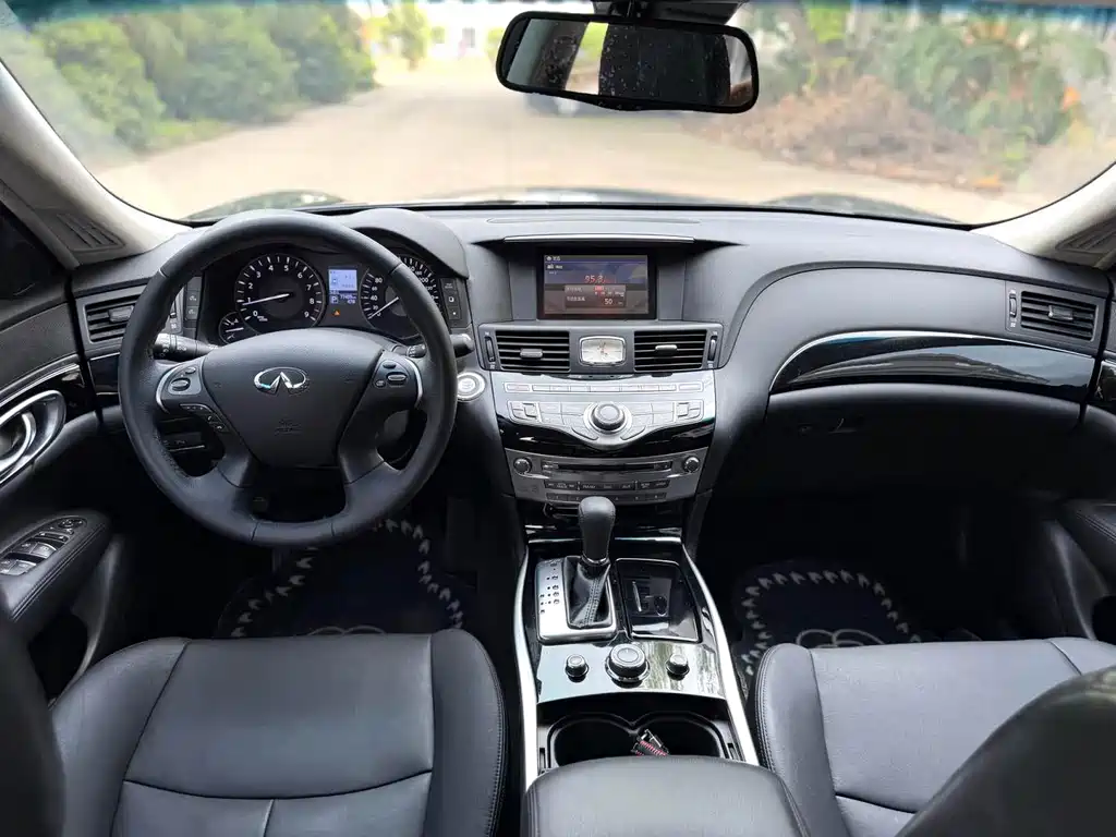 Infiniti Q70 — миниатюра 7