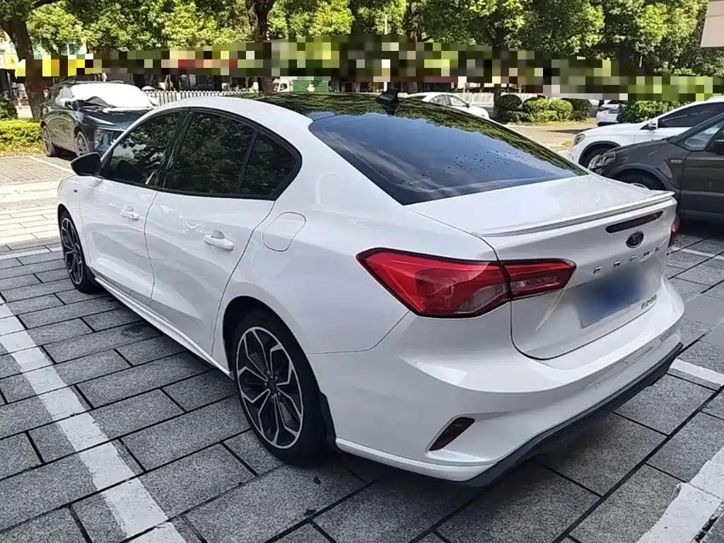 Ford Focus — миниатюра 5
