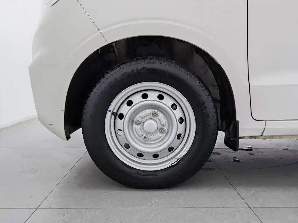 Wuling Hongguang V — миниатюра 17