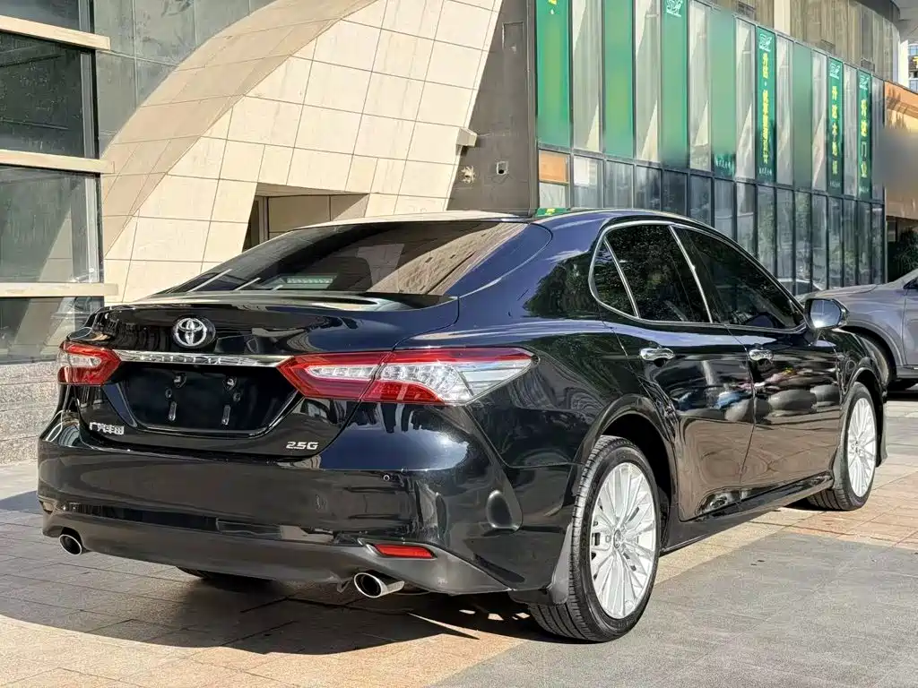 Toyota Camry — миниатюра 15