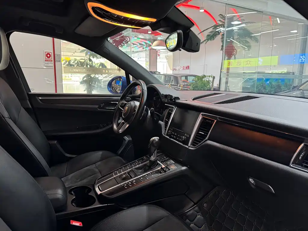 Porsche Macan — миниатюра 8