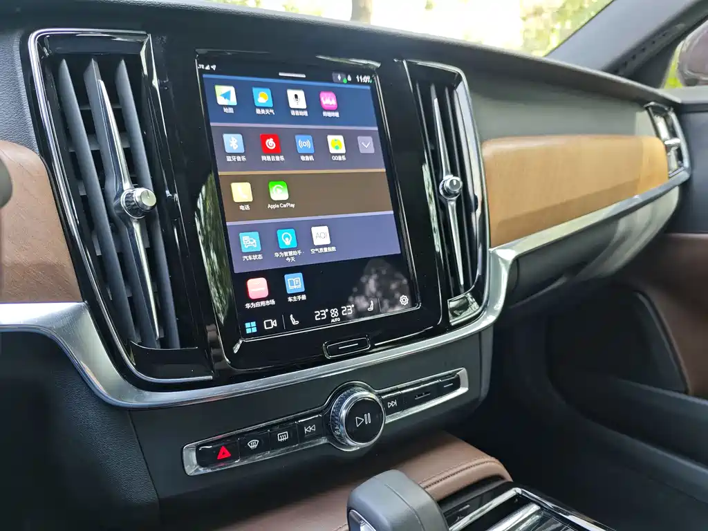 VOLVO S90 PLUG IN HYBRID