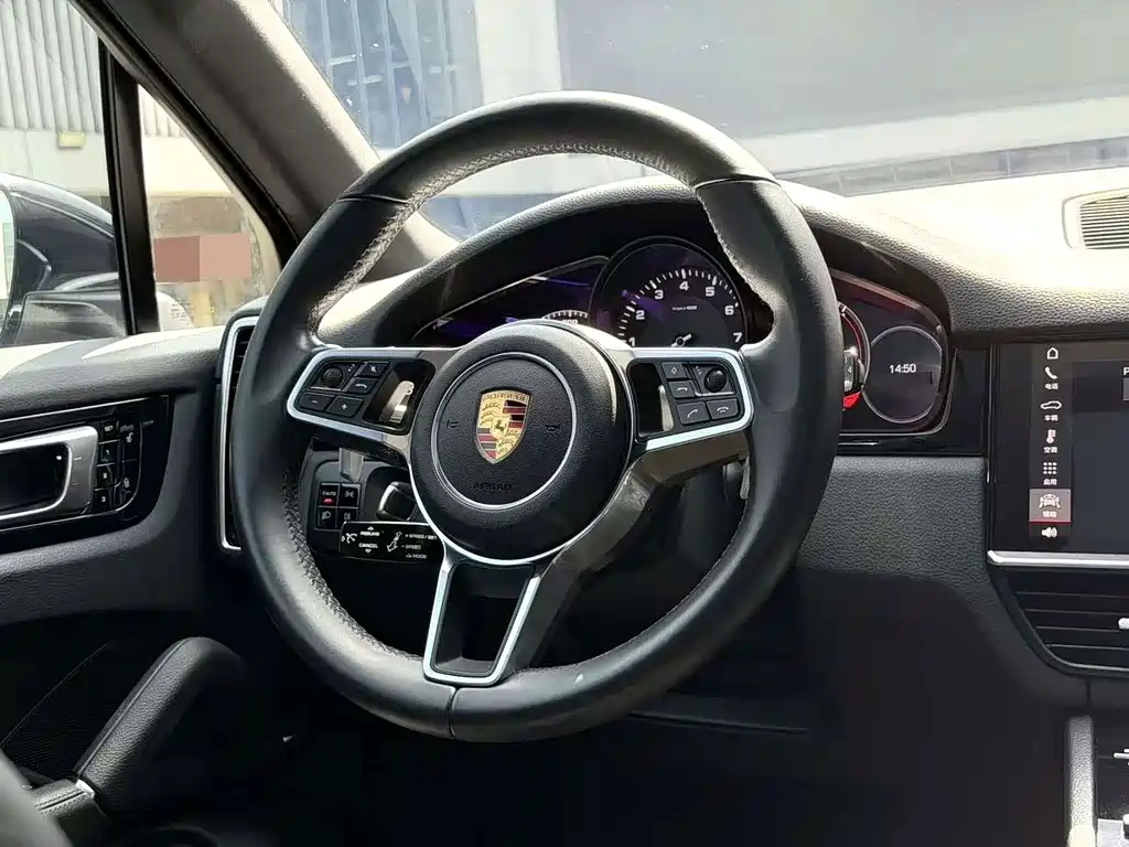 Porsche Cayenne — миниатюра 8