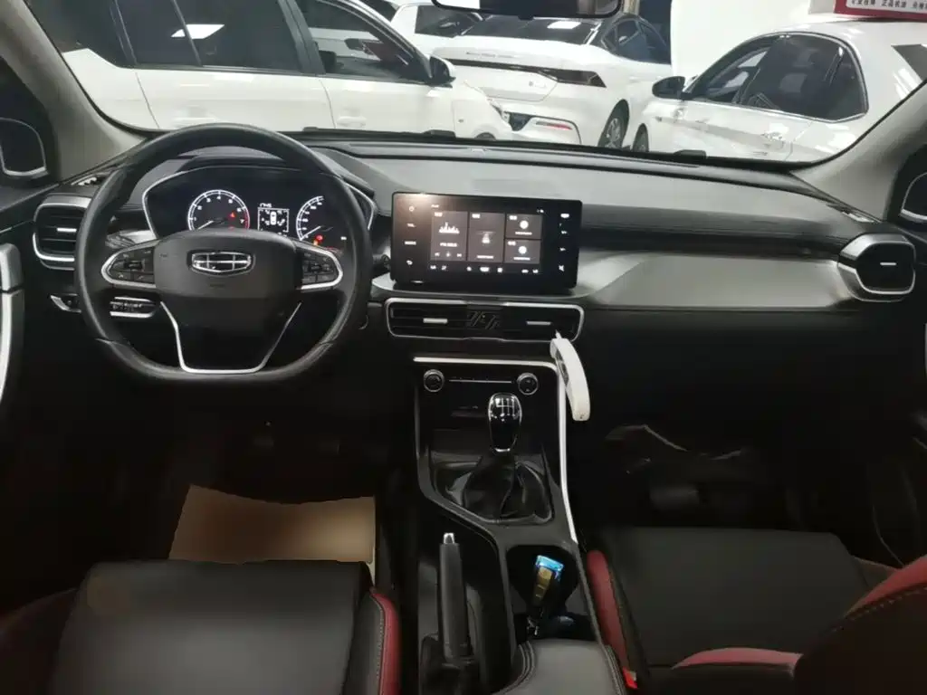 Geely Binyue — миниатюра 10