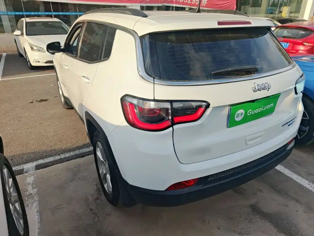 Jeep Compass — миниатюра 5