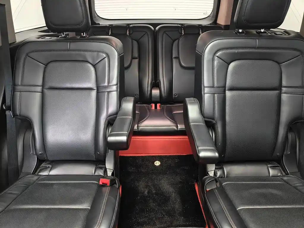 Lincoln Aviator — миниатюра 15