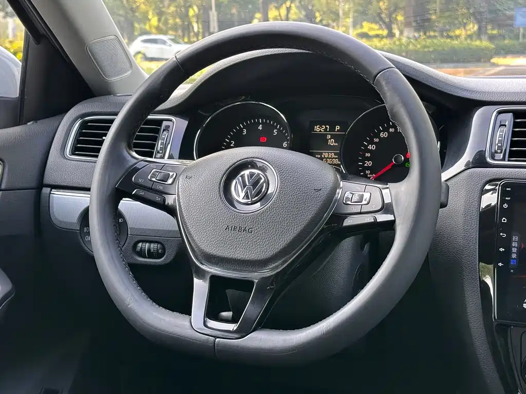 Volkswagen Sagitar — миниатюра 8