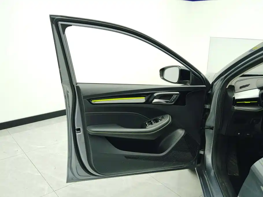 Roewe i5 — миниатюра 7