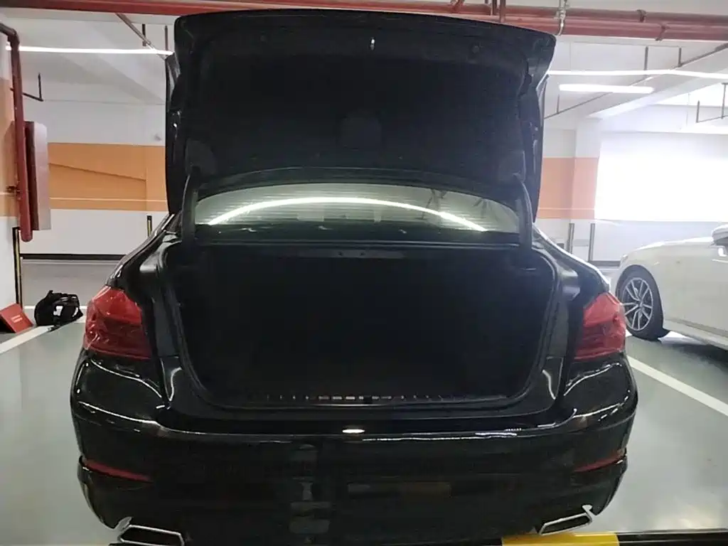 BMW 5 Series — миниатюра 19