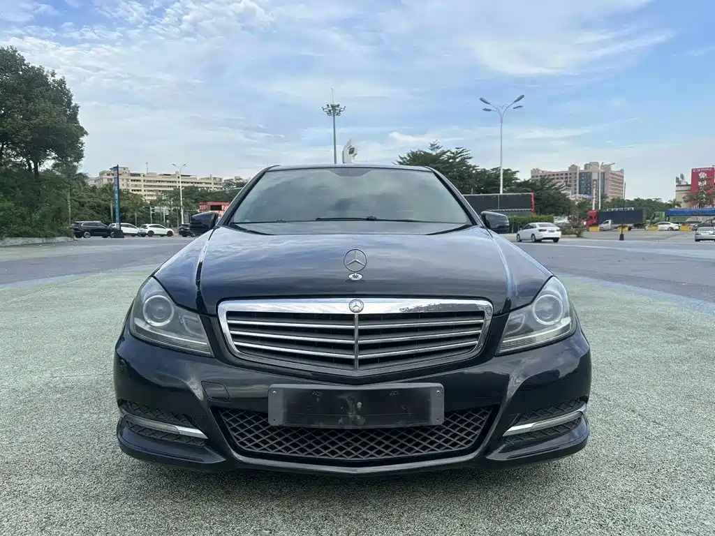 Mercedes-Benz C-Class — миниатюра 2