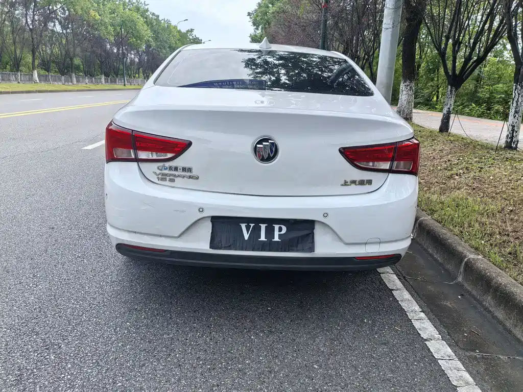 Buick Verano — миниатюра 8