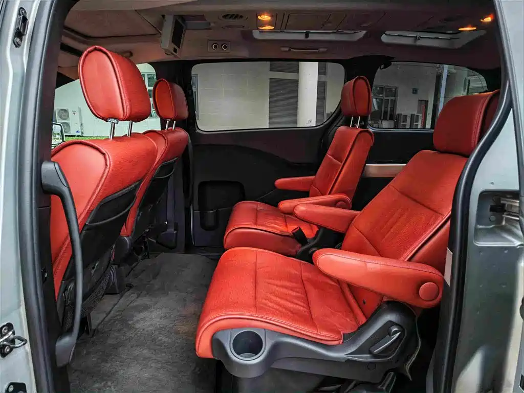 Nissan Quest — миниатюра 8