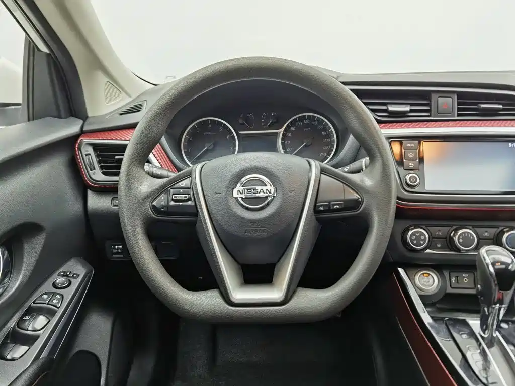 Nissan Bluebird — миниатюра 11