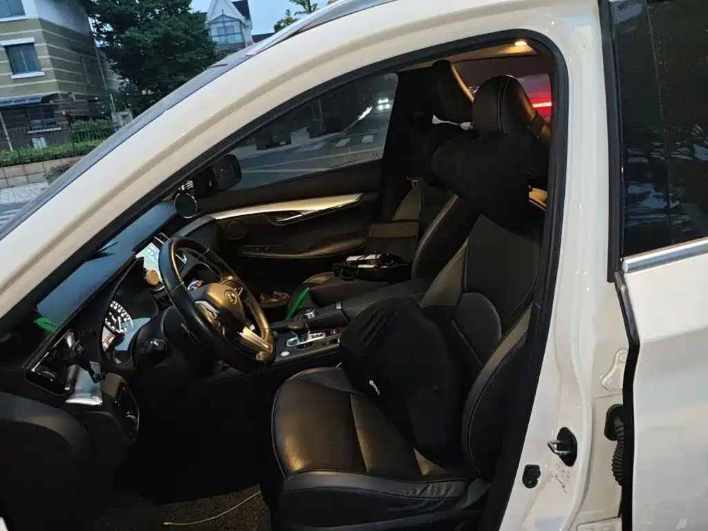 Infiniti QX50 — миниатюра 11