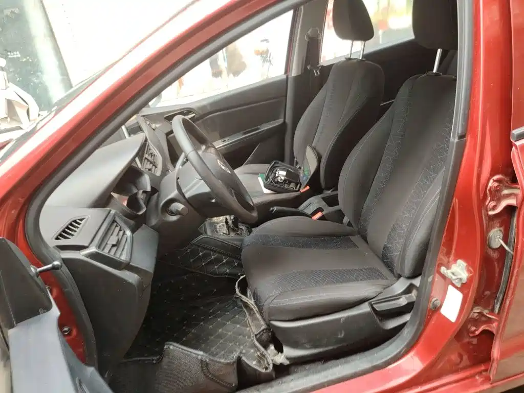 Baojun 310 — миниатюра 8