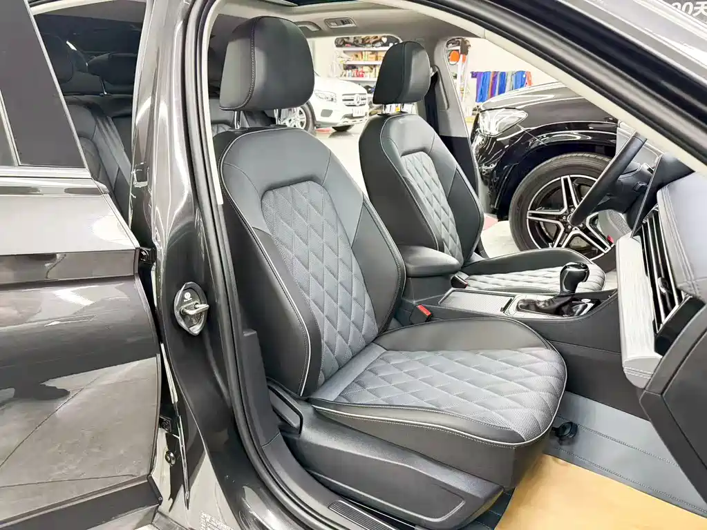 Volkswagen Sagitar — миниатюра 15