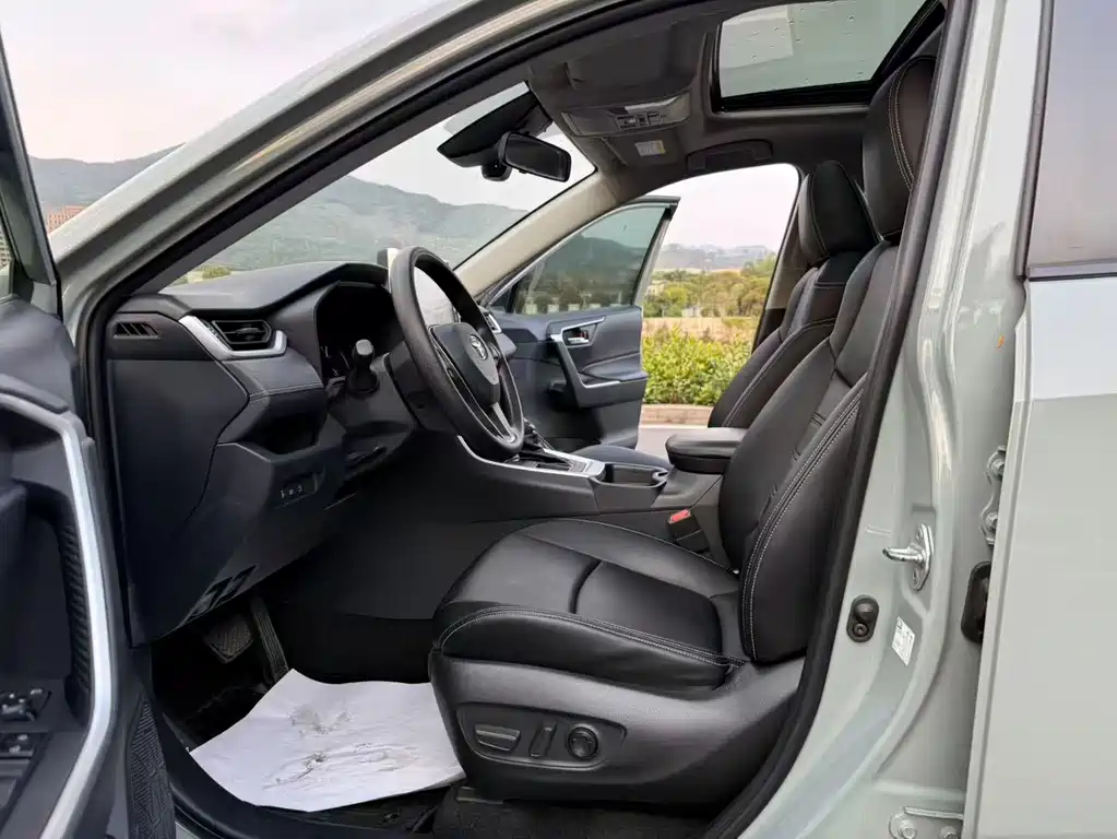 TOYOTA RAV4 RONGFANG