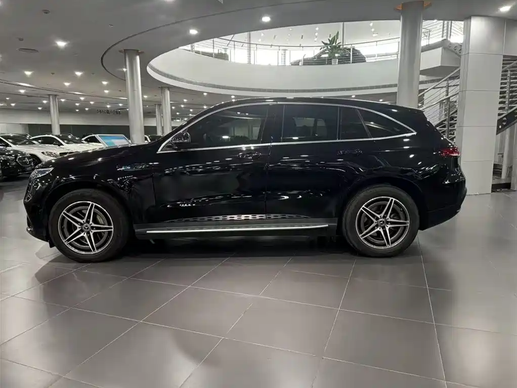 Mercedes-Benz EQC — миниатюра 2