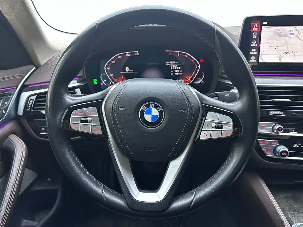 BMW 5 Series — миниатюра 14