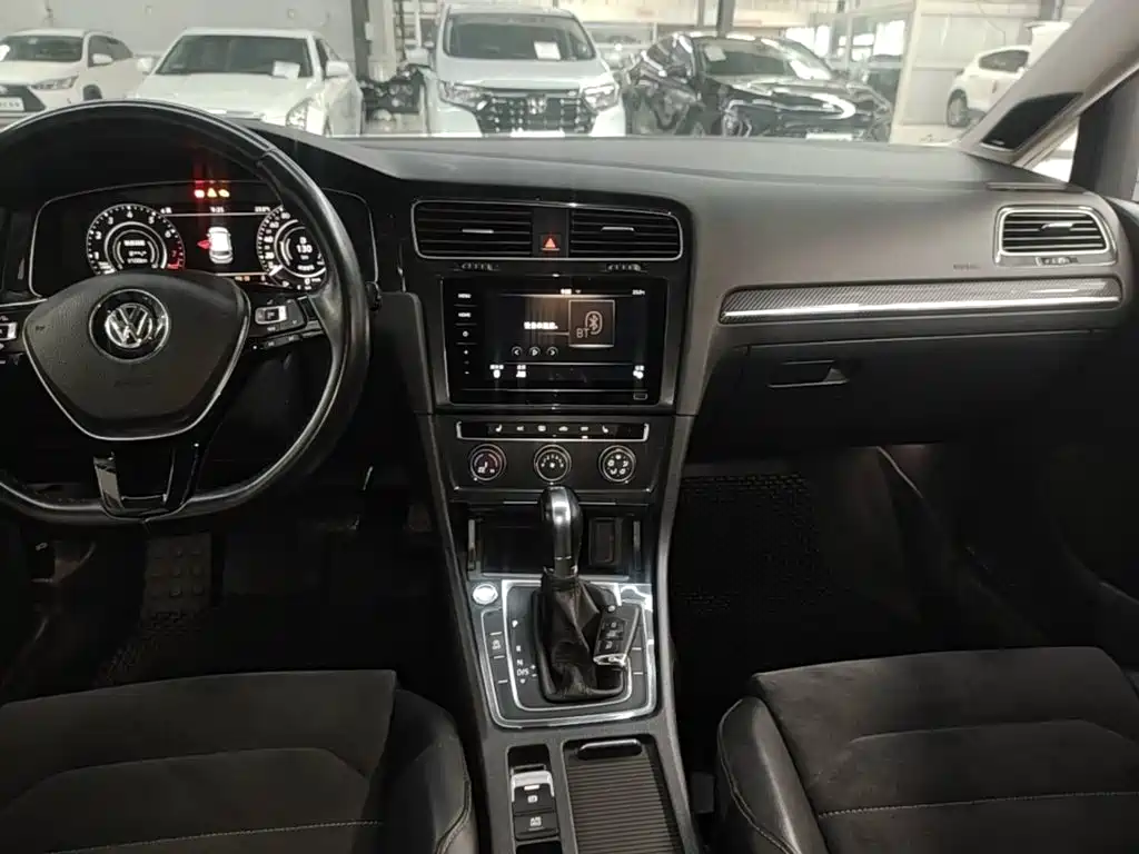 Volkswagen Golf — миниатюра 14