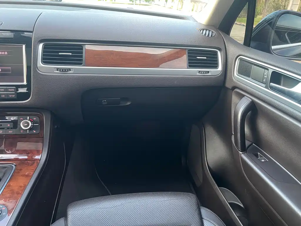 Volkswagen Touareg — миниатюра 20