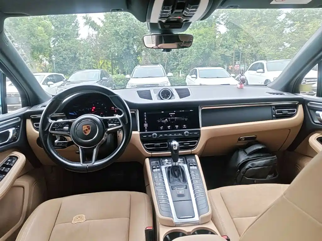 Porsche Macan — миниатюра 10