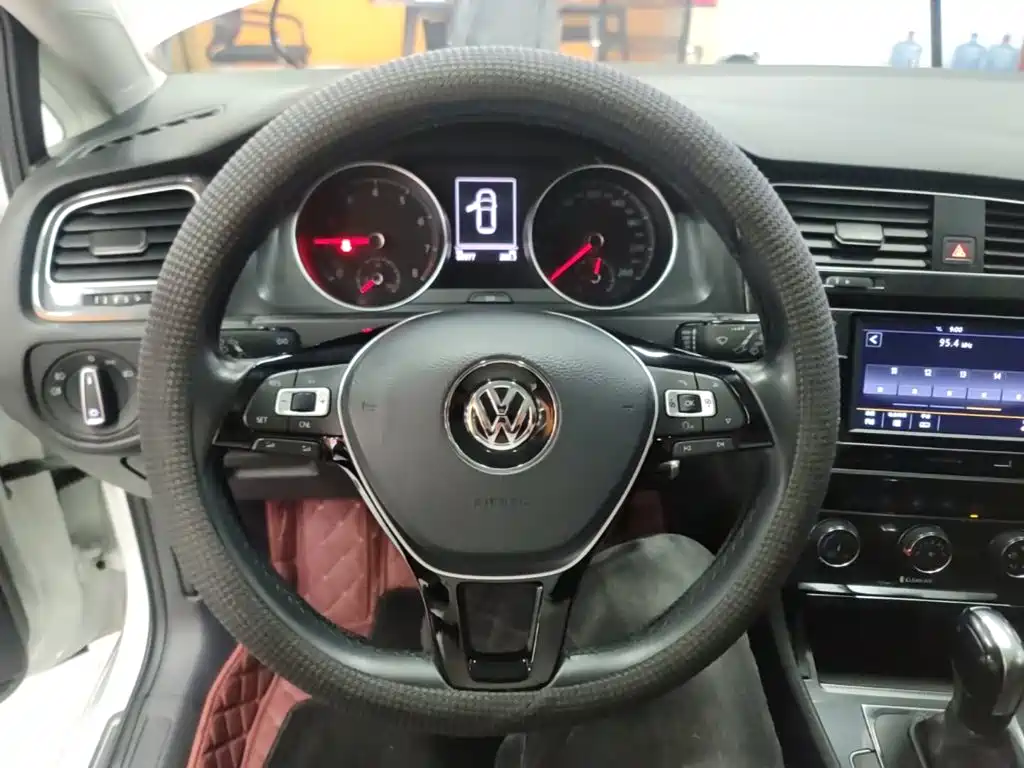 Volkswagen Golf — миниатюра 11