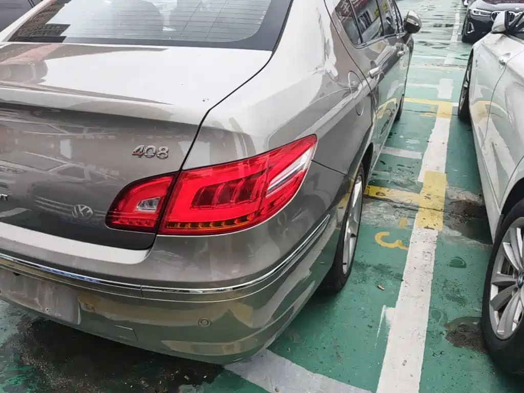 Peugeot 408 2013 2.0L AT Comfort
