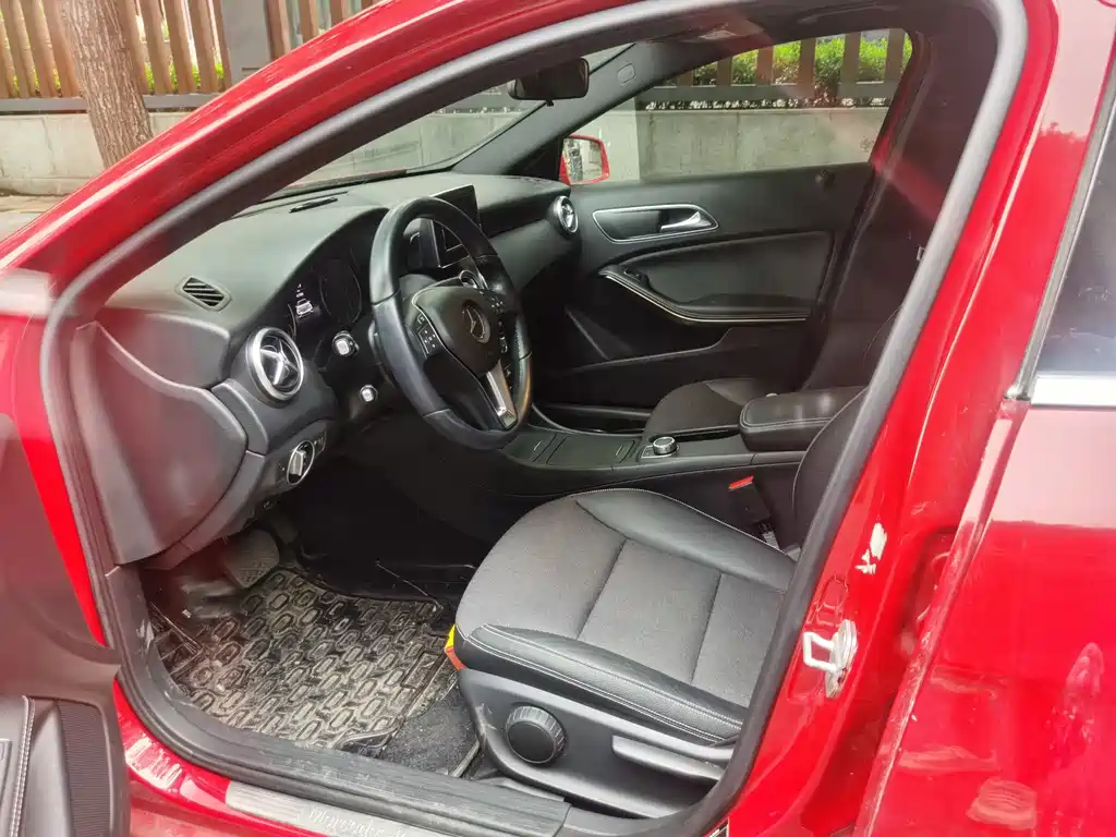 Mercedes-Benz A-Class (Import) — миниатюра 5