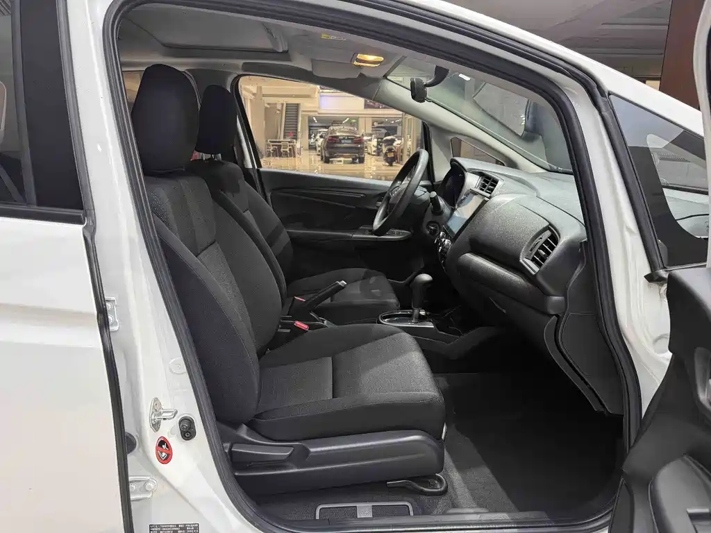 Honda Fit — миниатюра 9