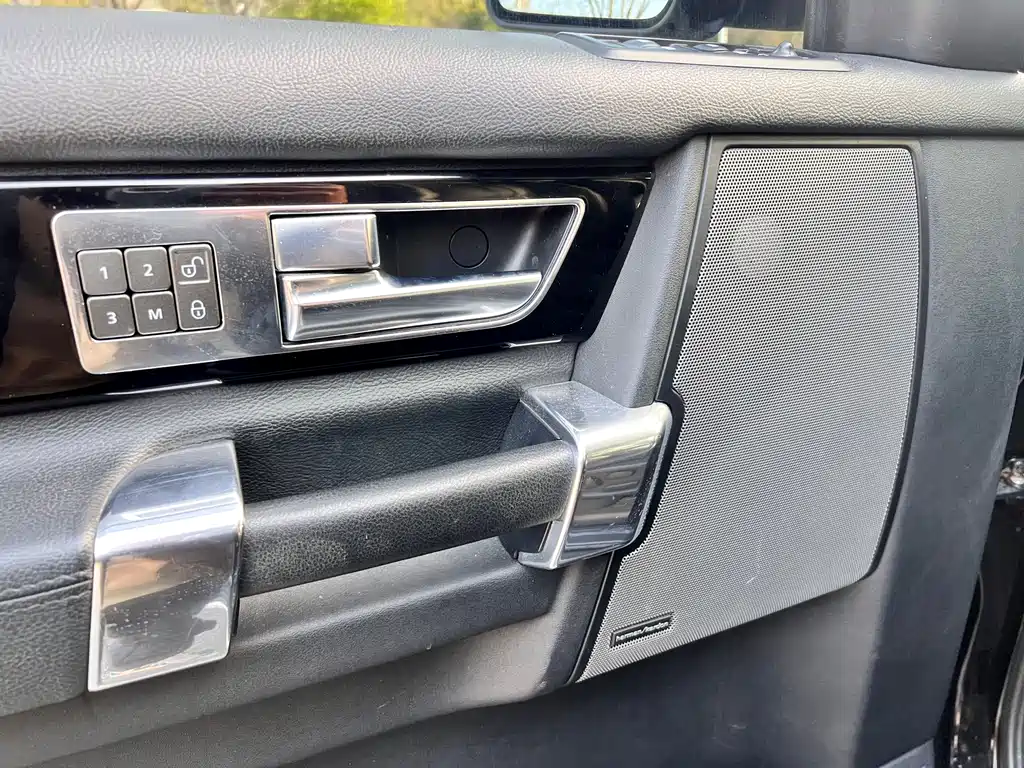 Land Rover Discovery — миниатюра 18