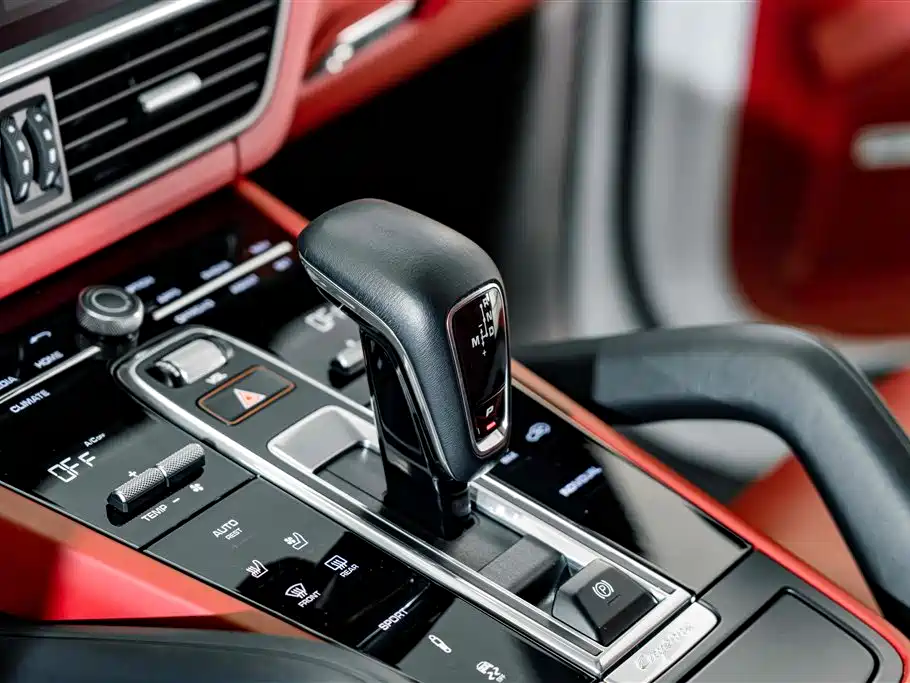 Porsche Cayenne — миниатюра 17