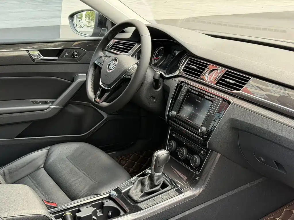 Volkswagen Passat — миниатюра 8