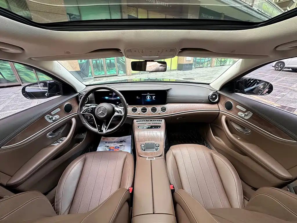Mercedes-Benz E-Class — миниатюра 9