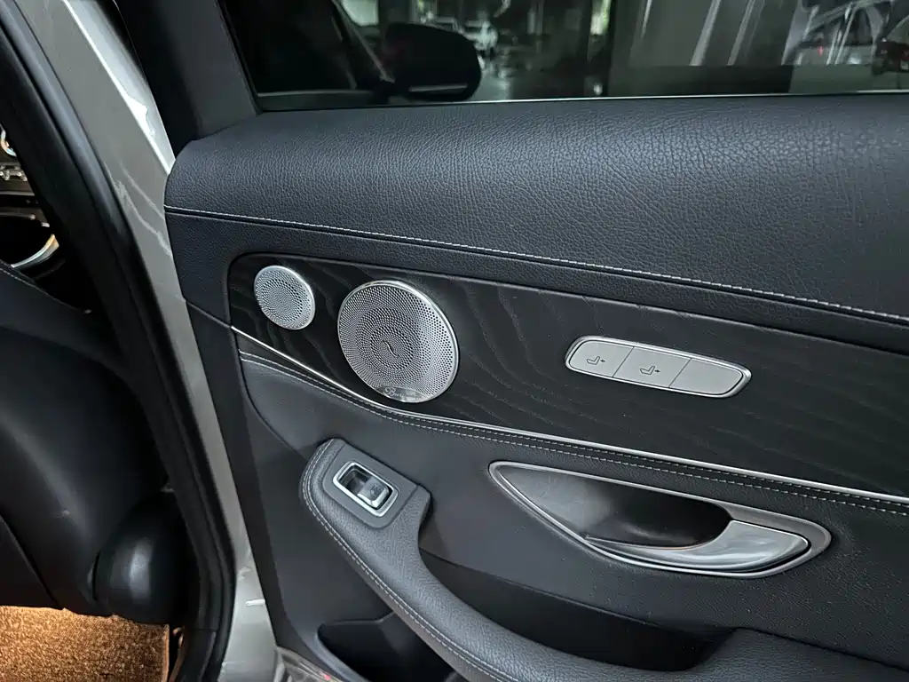 Mercedes-Benz C-Class — миниатюра 9