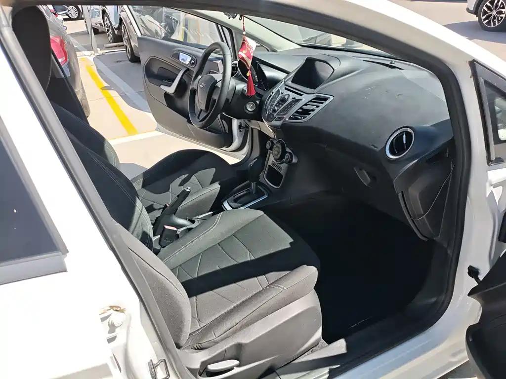 Ford Fiesta — миниатюра 13